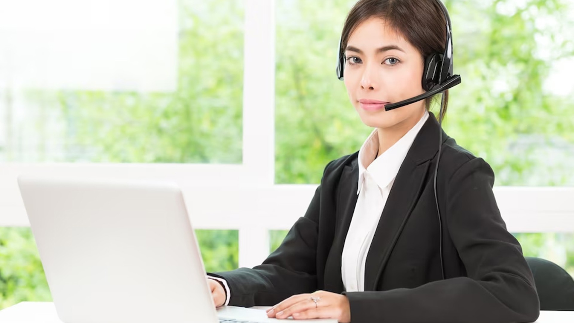 Hình ảnh hỗ trợ khách hàng 24/7 của 13wim